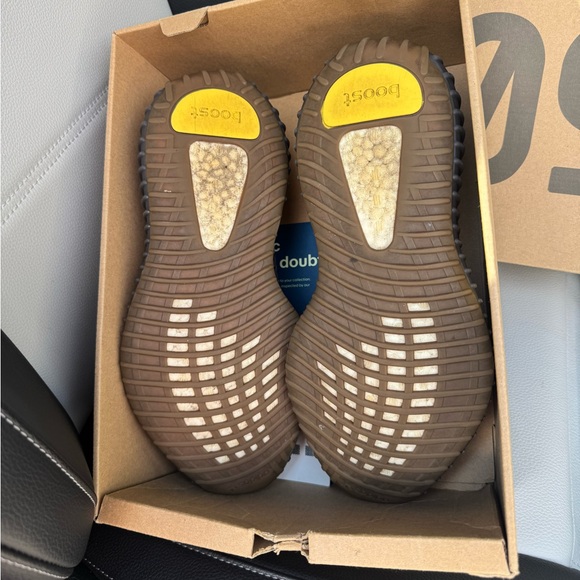 W7 M5.5 Authentic Yeezy Boost 350 V2 \'Cinder Non-Reflective\' 2020 drop